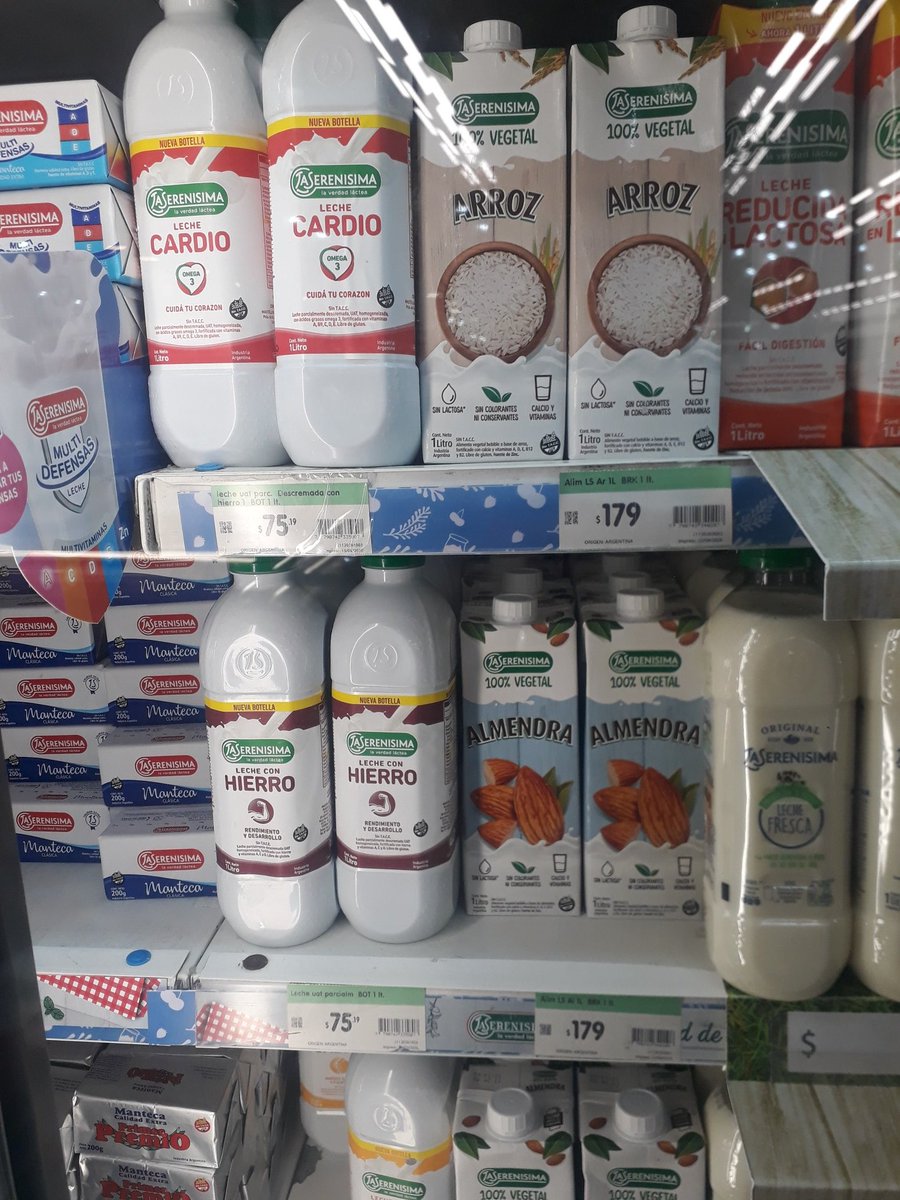 unanutriveggie's tweet photo. Como es que sale más barato criar una vaca hasta poder sacarle leche que hacer una "leche" de arroz ? @laserenisima necesito saberlo ! https://t.co/JlFaDQgEbc