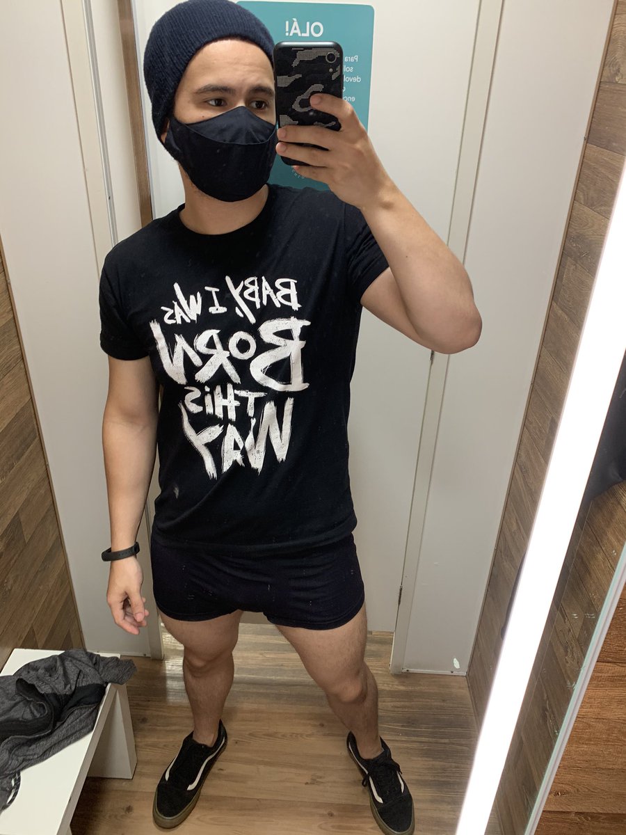 raffolito's tweet image. Eu só tenho essa blusa sim 

#LGBTQnaoTemPaz