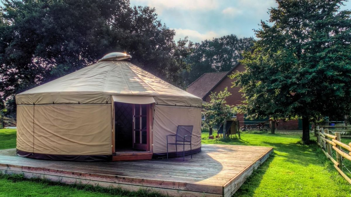 Башкирская юрта глэмпинг. Казахская ханская юрта. Пятистенная юрта. Пятистенная юрта. Гостевые юрты.