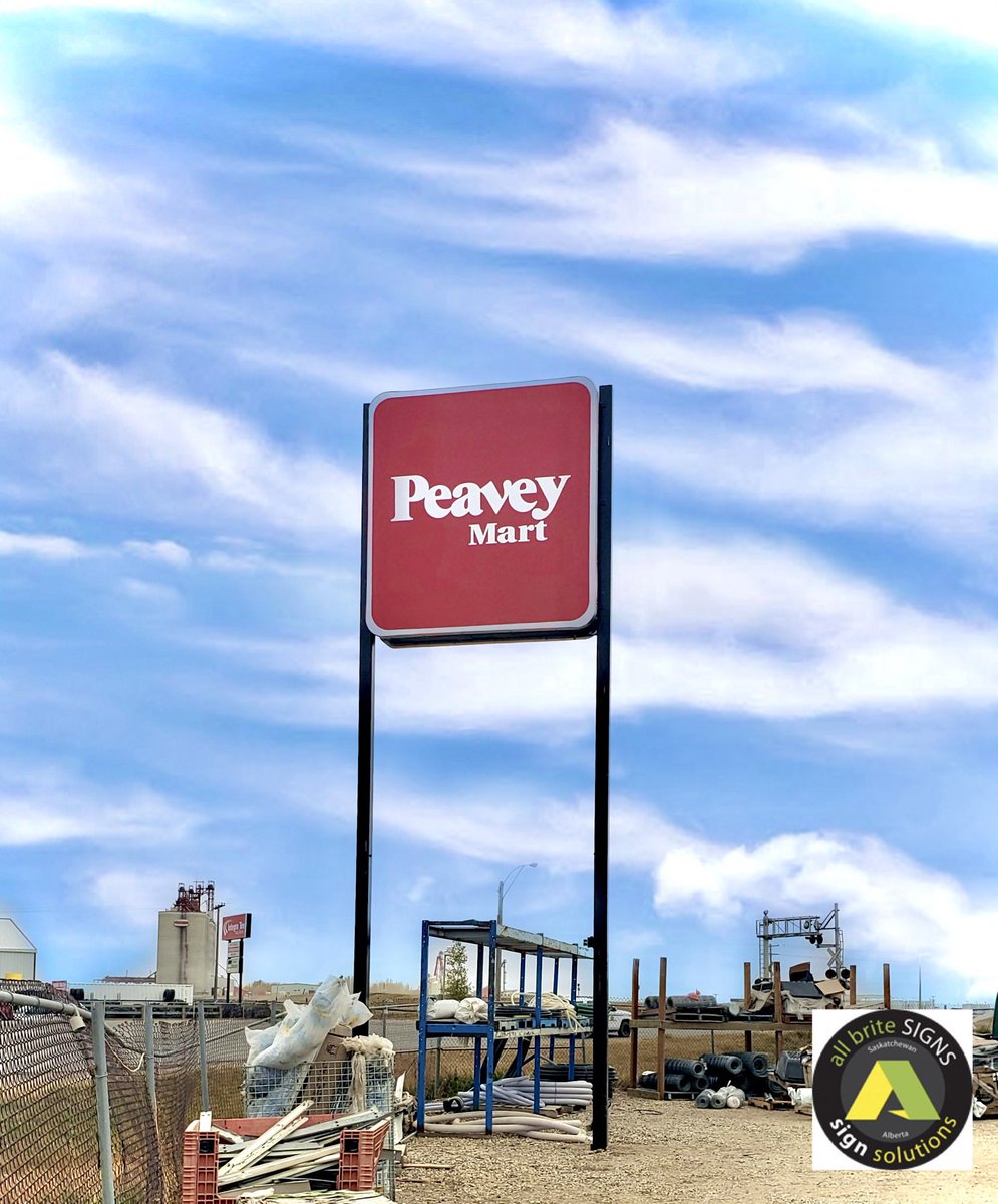 AllBriteSigns's tweet photo. ✨Before &amp; After✨
Peavey Mart’s sign is back in business...new sign faces, LED retrofit &amp; some premium paint. #sask #signco #refresh #signage #allbritesigns #signsolutions #ab https://t.co/fiEIAxne6h
