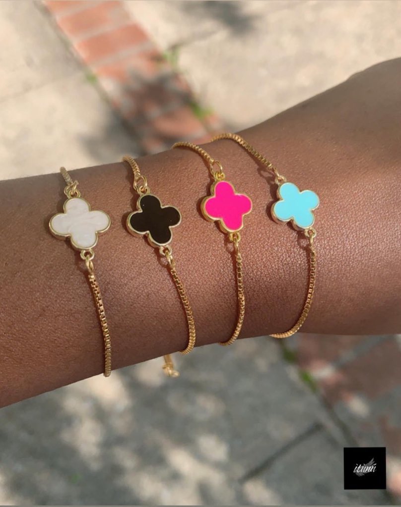 @deerlingwitch Good Afternoon,

We provide a variety of accessories such as bracelets, earrings, bonnets, headbands, lipgloss, and so much more. #BlackOwnedBusiness

IG: shopitunu
Website: shop-itunu.myshopify.com
