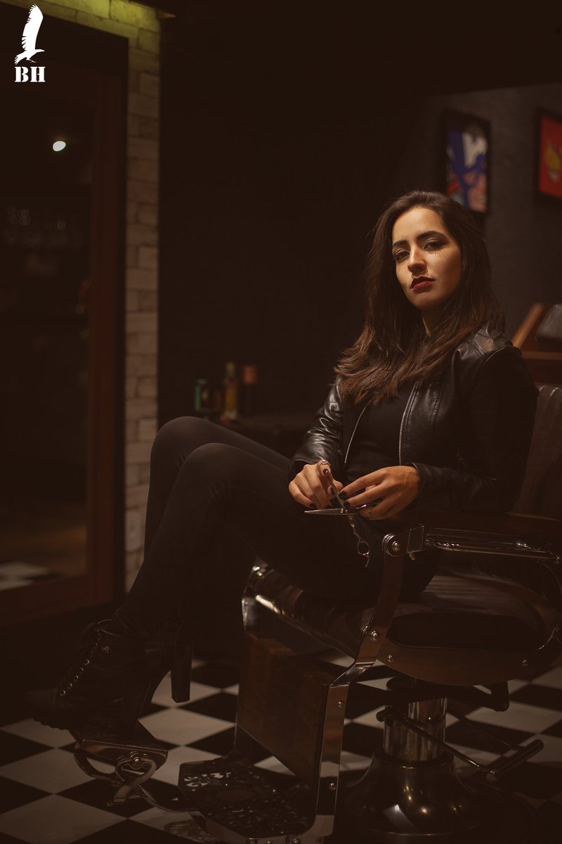#elaynemedeiros #fotografia #foto #teresopolis #canon #mulher #woman #beauty #riodejaneiro #ensaiointerno #fotografiaembarbearia #moda #beleza #mulherbrasileira #barbershop #blackhawk #fotografo #canon5dmkii #canon50mm #clubedosretratos #portraitperfection #portrait_perfection https://t.co/ZI6IpZ9wHy