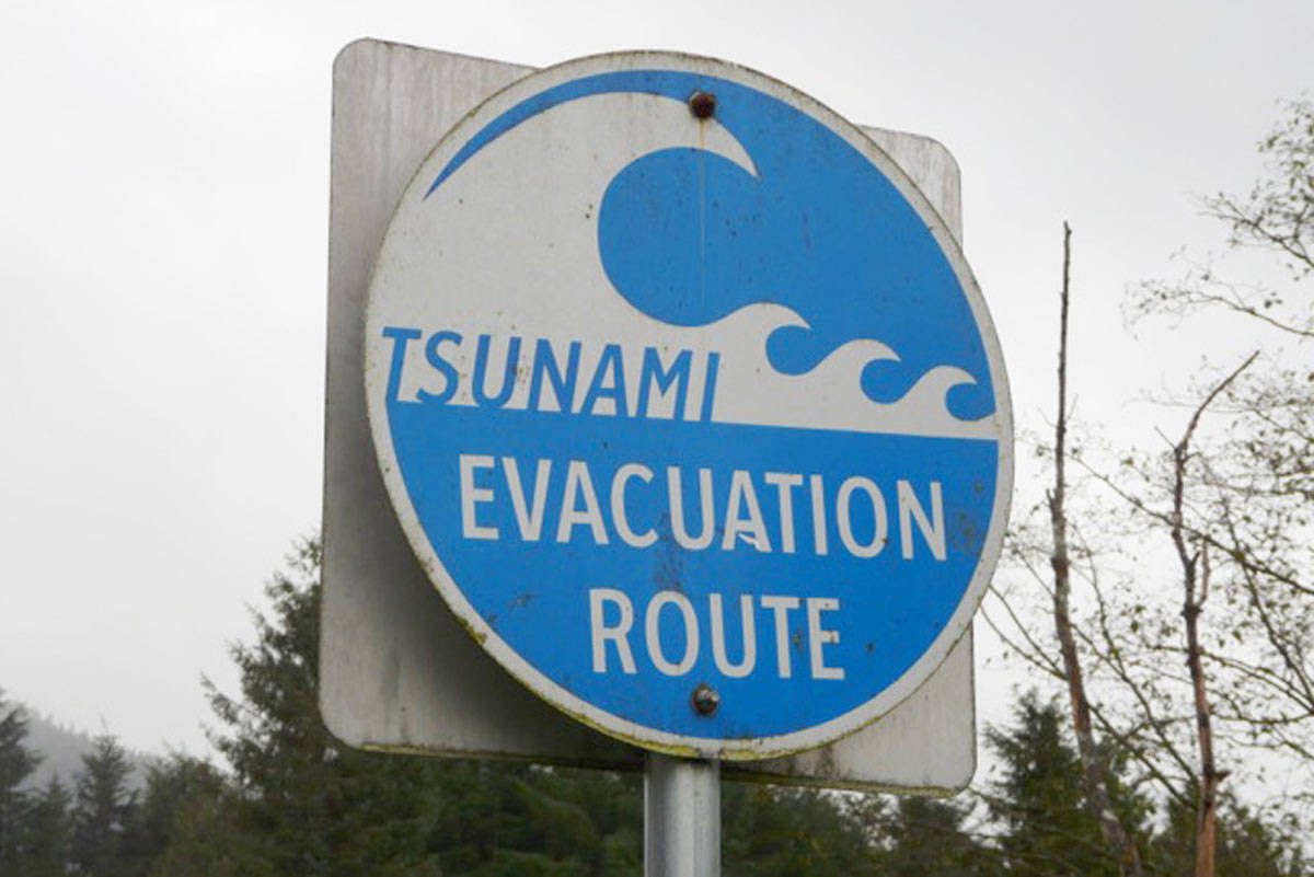 Of all the geohazards, tsunami evac routes & vertical refuges (very strong tall buildings in flat coastal areas) have the most consistent international signage.Even if you don’t speak local language, look for signs of cresting waves & follow the arrows to safety.