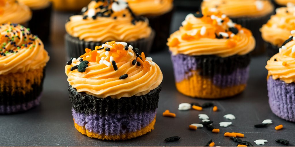 cozymysteryclub's tweet image. Are you reading any baking Halloween cozy mysteries?