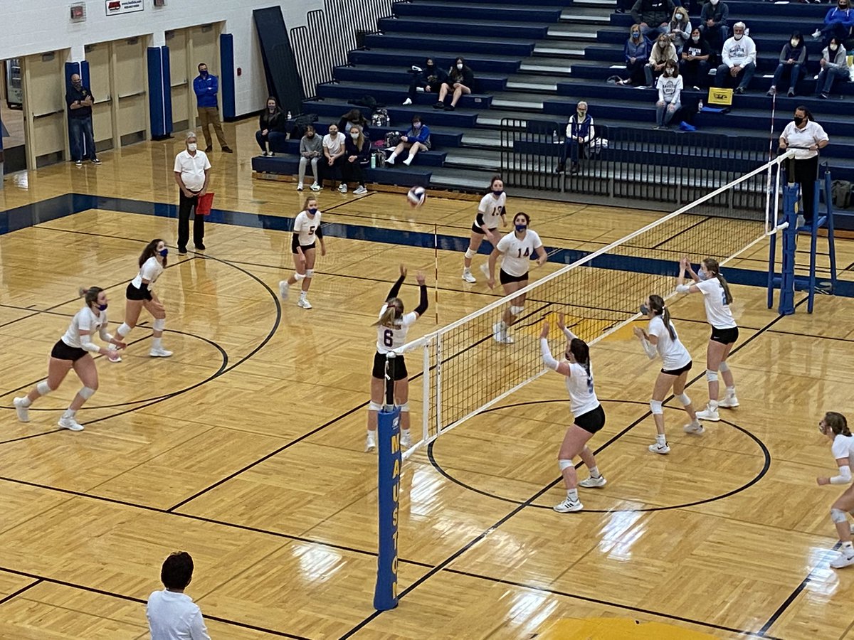 kcrowleymarien's tweet image. #PassSetKill @mhsgoldeneagles 🏐 is up 19-9 vs the Dells in the 3rd set. Split the first 2. #OneTeam