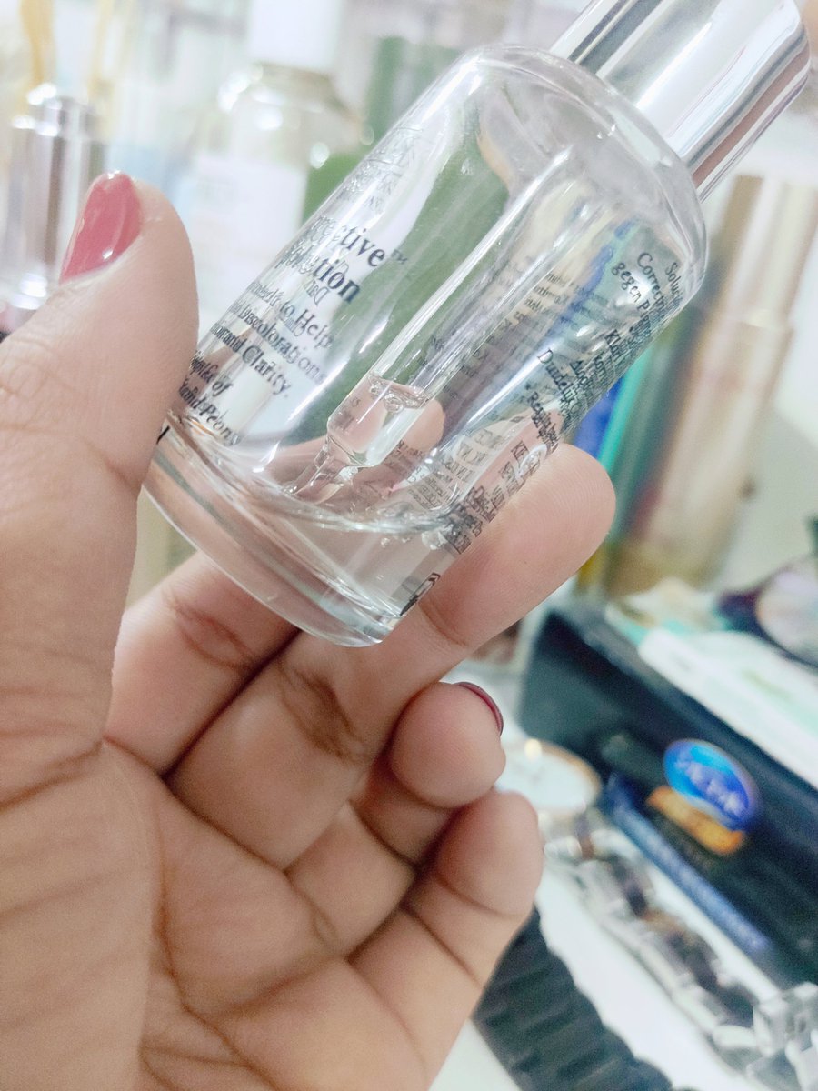 bolereview's tweet photo. วันนี้เราจะมาแนะนำ Kiehl's Clearly Corrective เป็นเซรั่มที่เราชอบที่สุดในการลดรอยดำบนใบหน้า เป็นเซรั่มที่บางเบามาก เนื่องจากเป็นน้ำใสๆ ทาปุ๊บซึมลงใบหน้าทันทีแล้วแห้งไปเลยจ้า คนหน้ามันน่าจะชอบเพราะไม่เหนียวเหนอะหนะเลยค่ะ 🤗✨
#ใช้ดีบอกต่อ
#HowtoPerfect
#ไว้รีวิวห้ามขายของโว้ยย https://t.co/rQg6qykcLE