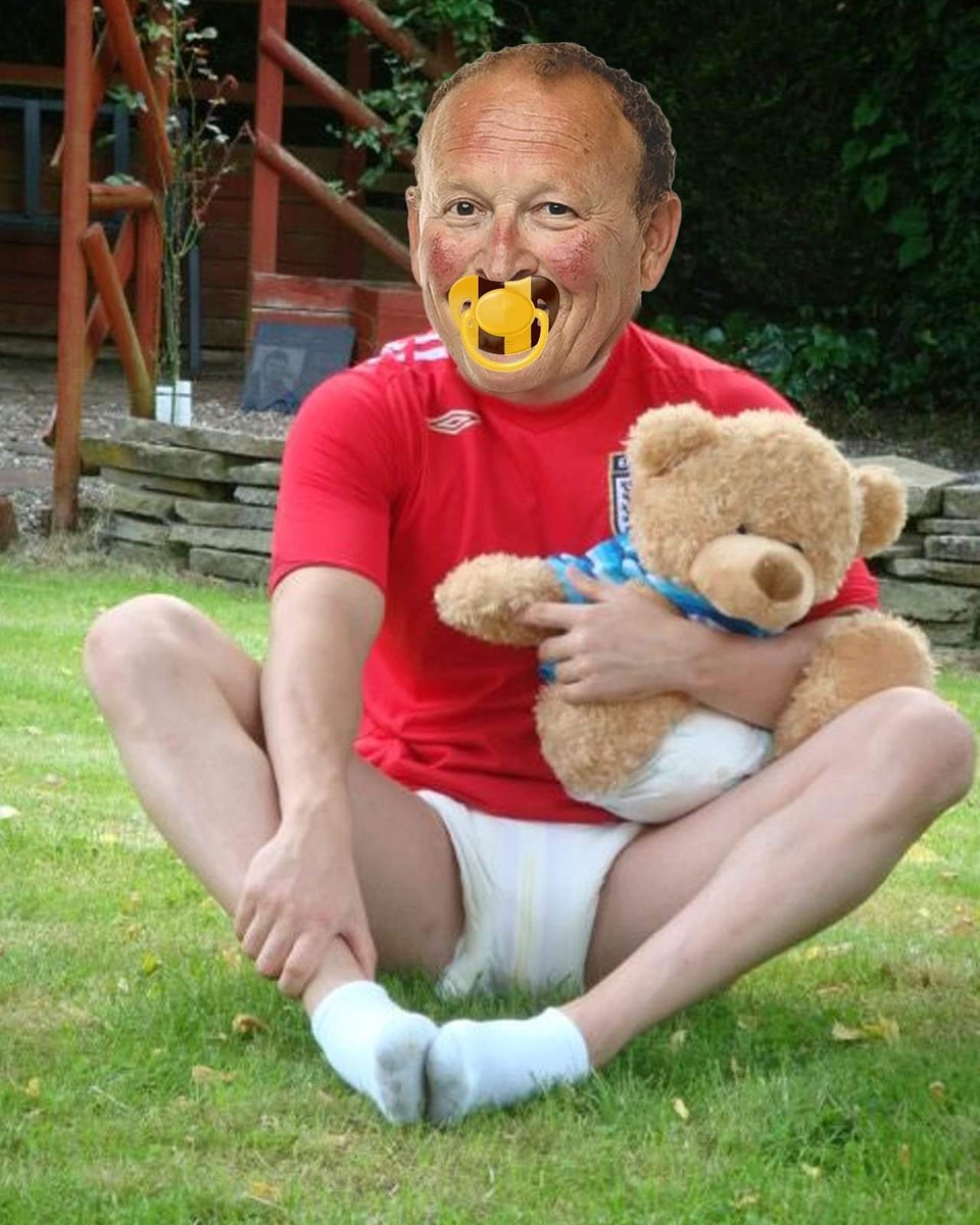 thenrlroast's tweet image. Maybe it's time for Buzz to get some of those adult diapers. Help stop those leaks...
#NRL #DallyM