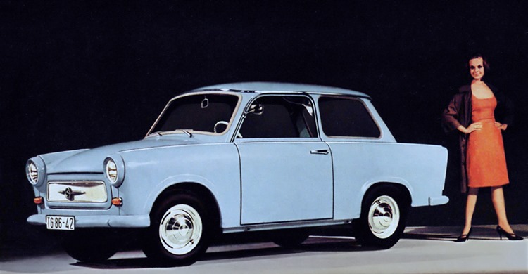 Memoire2cite's tweet photo. #DDR #Trabant #601s La Trabant 601 est une automobile fabriquée entre 1964 et 1990 par l’entreprise d’État est-allemande VEB Sachsenring Automobilwerk Zwickau (AWZ). Symbole de la République démocratique allemande, la Trabant est aujourd’hui une voiture culte en Allemagne https://t.co/ZdOwp9wKbc