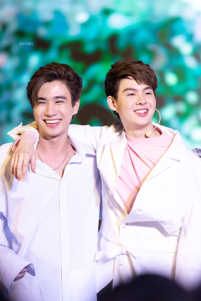 LIBRA_GIRL1021's tweet photo. @wedY_entertain PerthSaint 🖤❤ https://t.co/X4p46tf2d8