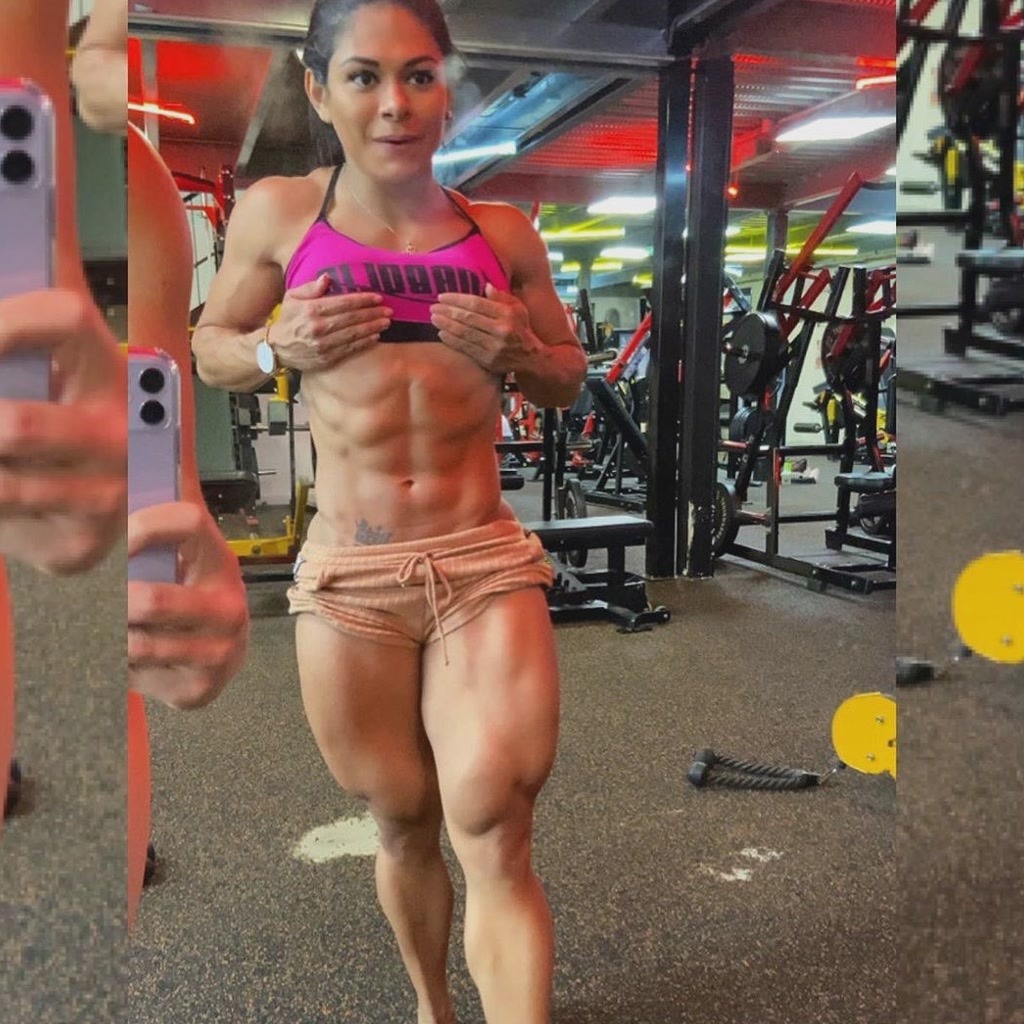 Hot big legs Strong ripped female body View full slideshow here legsperfect.club/video-slidesho…