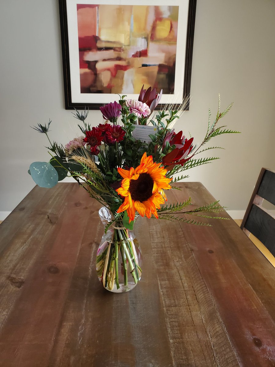 ScienceSquad3's tweet photo. Words cannot express my sincere gratitude to the person who gifted me with flowers to brighten my day @WeAreLouisCBE from @CalliaFlowers! This stunning bouquet, along with a note of appreciation, was delivered to my classroom and had me in tears! Thank you💗 #RandomActsOfKindness https://t.co/5y3s1UOD0T