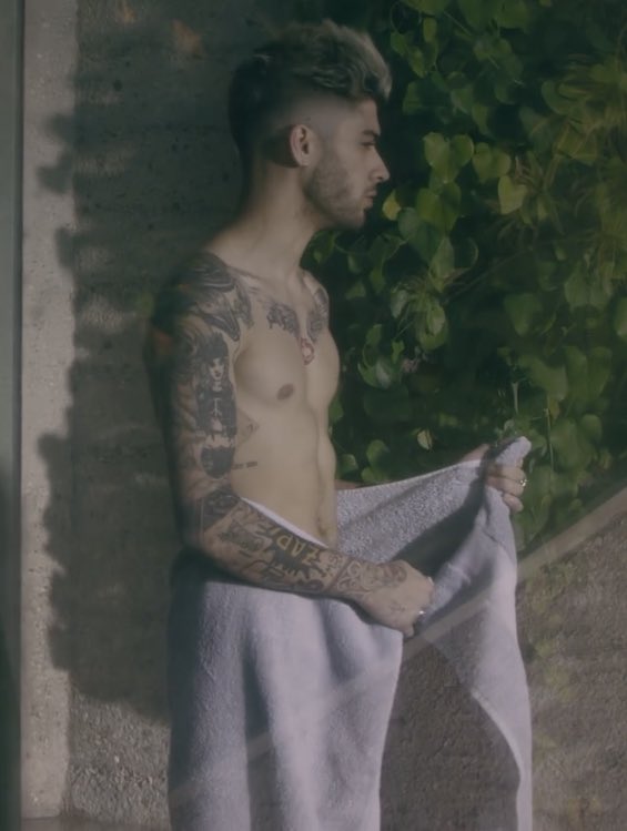 zjmposts's tweet photo. zayn malik for complex in 2016 https://t.co/rTkHWr1RBK
