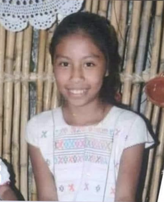 La niña Ayelin desapareció en Tixtla, Guerrero hace cuatro días. Tenía 13 años. Hoy la encontraron muerta y desmembrada en una barranca, cerca a su casa. ¿Por qué no vemos hashtags ni títulos sobre su cruel feminicidio?  Yo exijo #JusticiaParaAyelin