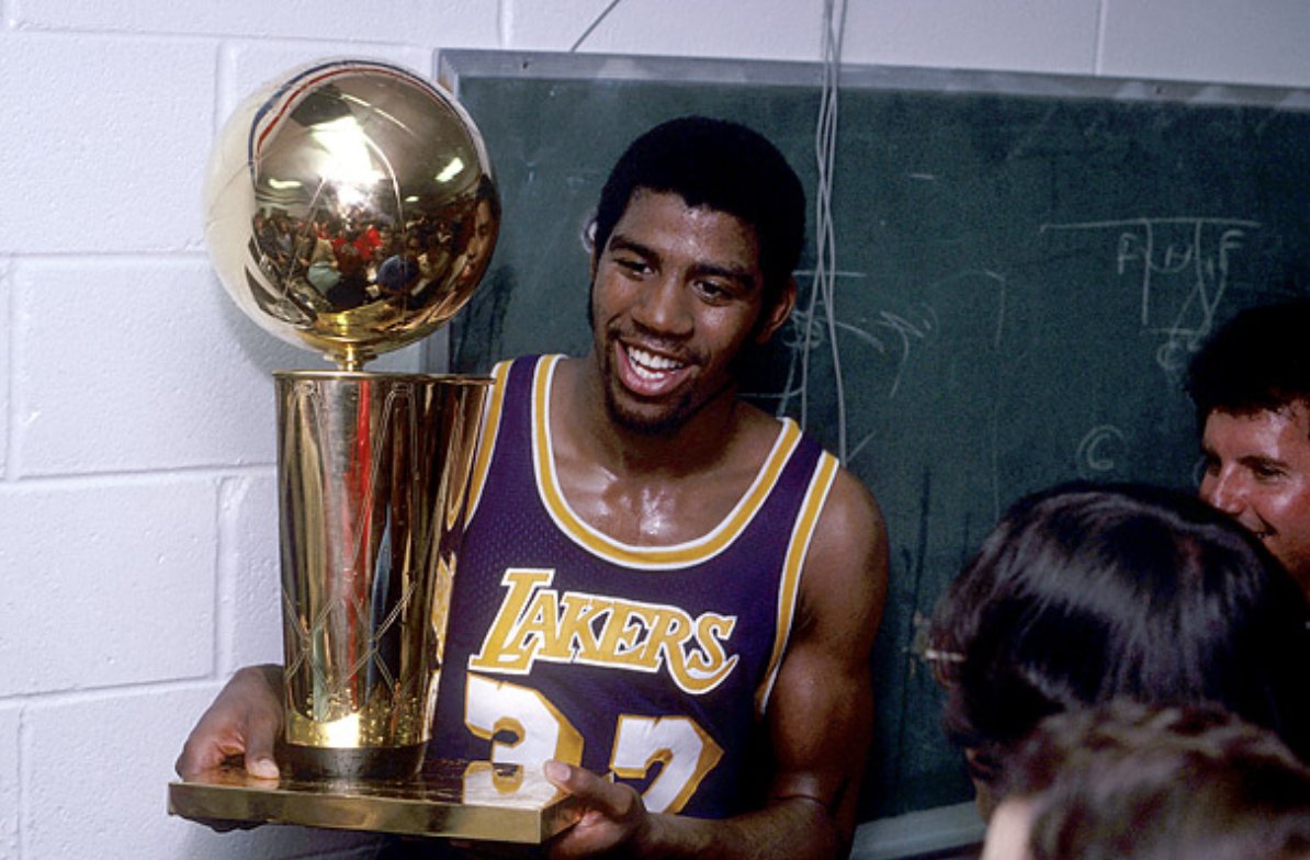 3) Magic Johnson's rookie year resembled a Hollywood script.Along with Kareem Abdul-Jabbar, Magic led the Lakers to the NBA Finals — averaging 18 / 7 / 7.The best part?After Kareem got hurt, Magic played center — scoring 42 pts and becoming the 1st rookie to win Finals MVP.