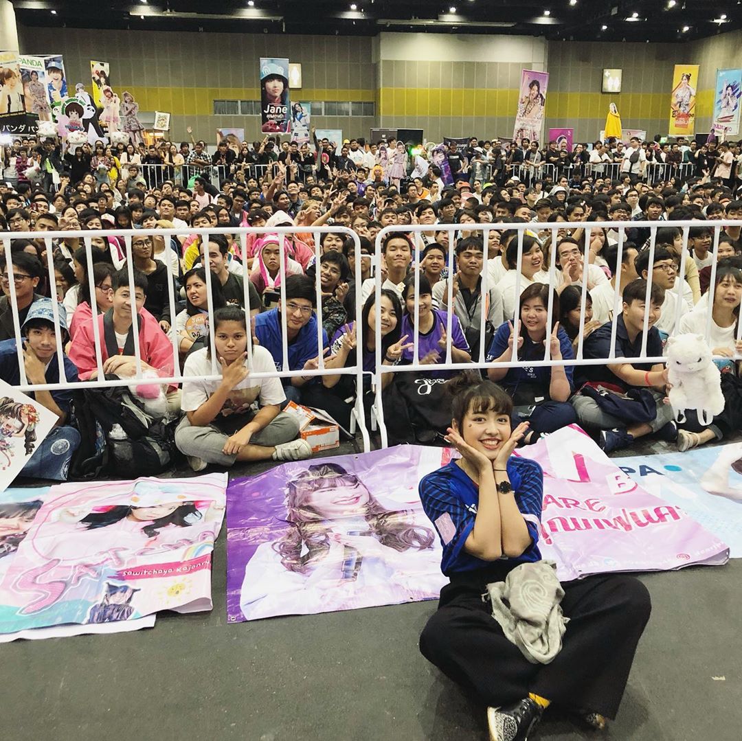 devilmaxcay's tweet image. ขอบคุณสำหรับทั้ง 2 วันนี้เลย~~~ ขอบคุณที่คราวนี้คิดท่ามาให้บ้างนะคะ555555 🤣
#BNK48 #JaneBNK48 #ย้อนอดีตกับเจน