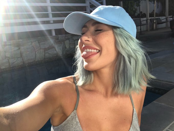 just thinking about how nice it would be to see even ONE (tested) friend without having to panic for<a href="/tag/smokeshow"class="tags"><span>#smokeshow</span></a>