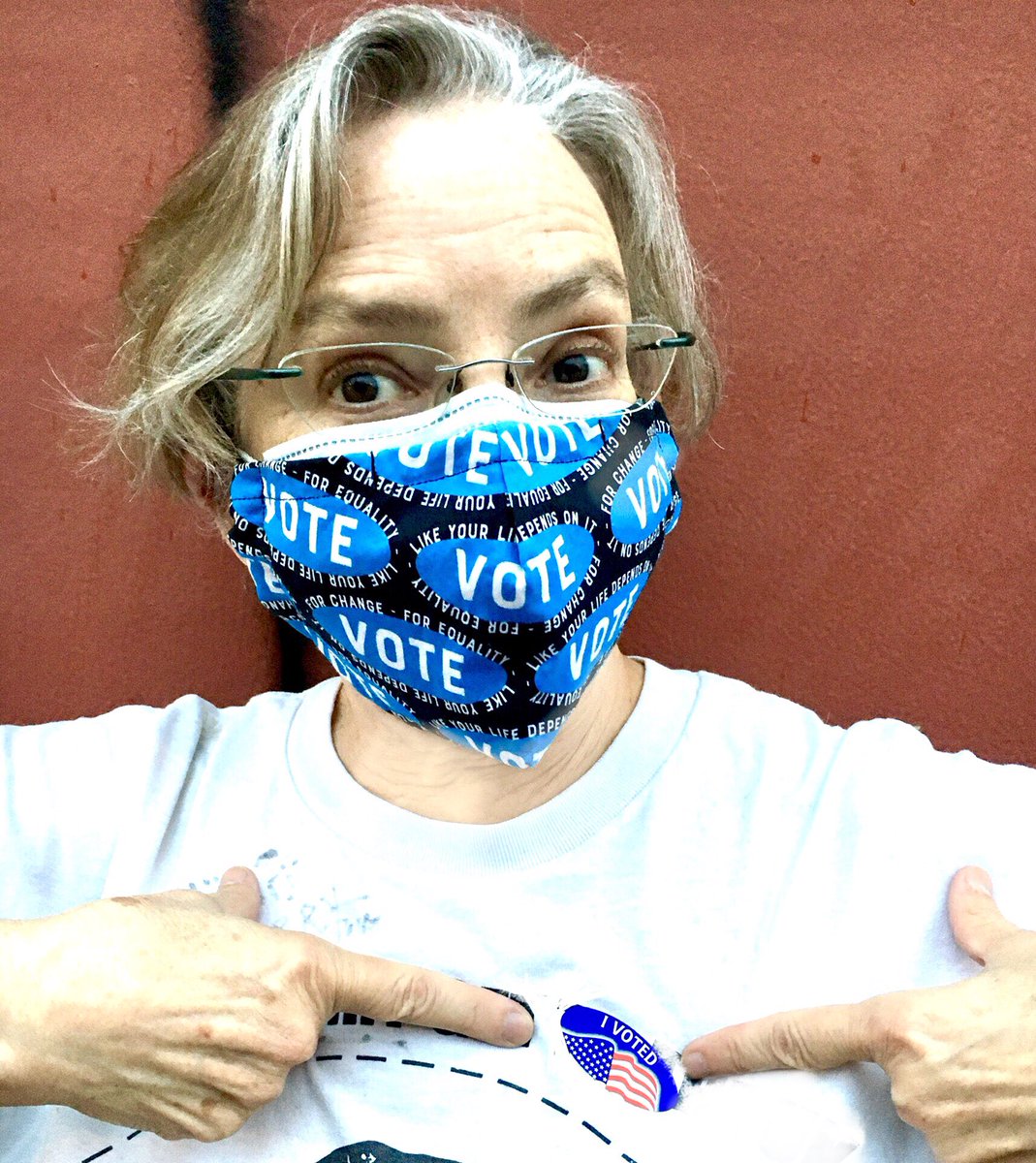 eliz_avery's tweet photo. Hey @JoyAnnReid just watched #TheReidOut! I’m a #votingMVP who’s helping turn Pennslvania blue! https://t.co/QJs3u1xDYe