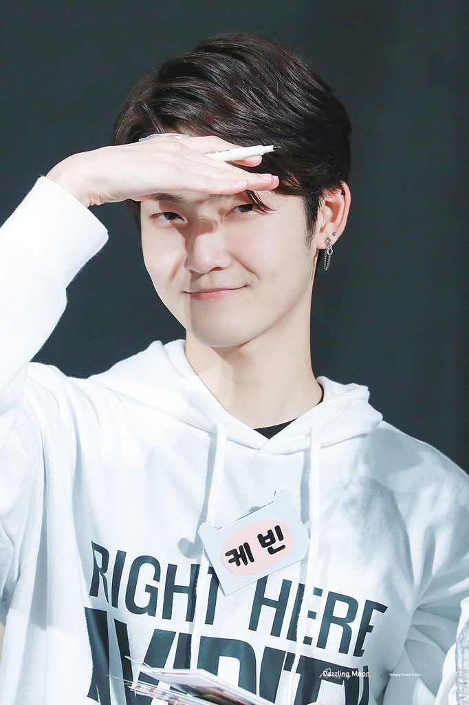 a soft! thread of kevin moon going :3