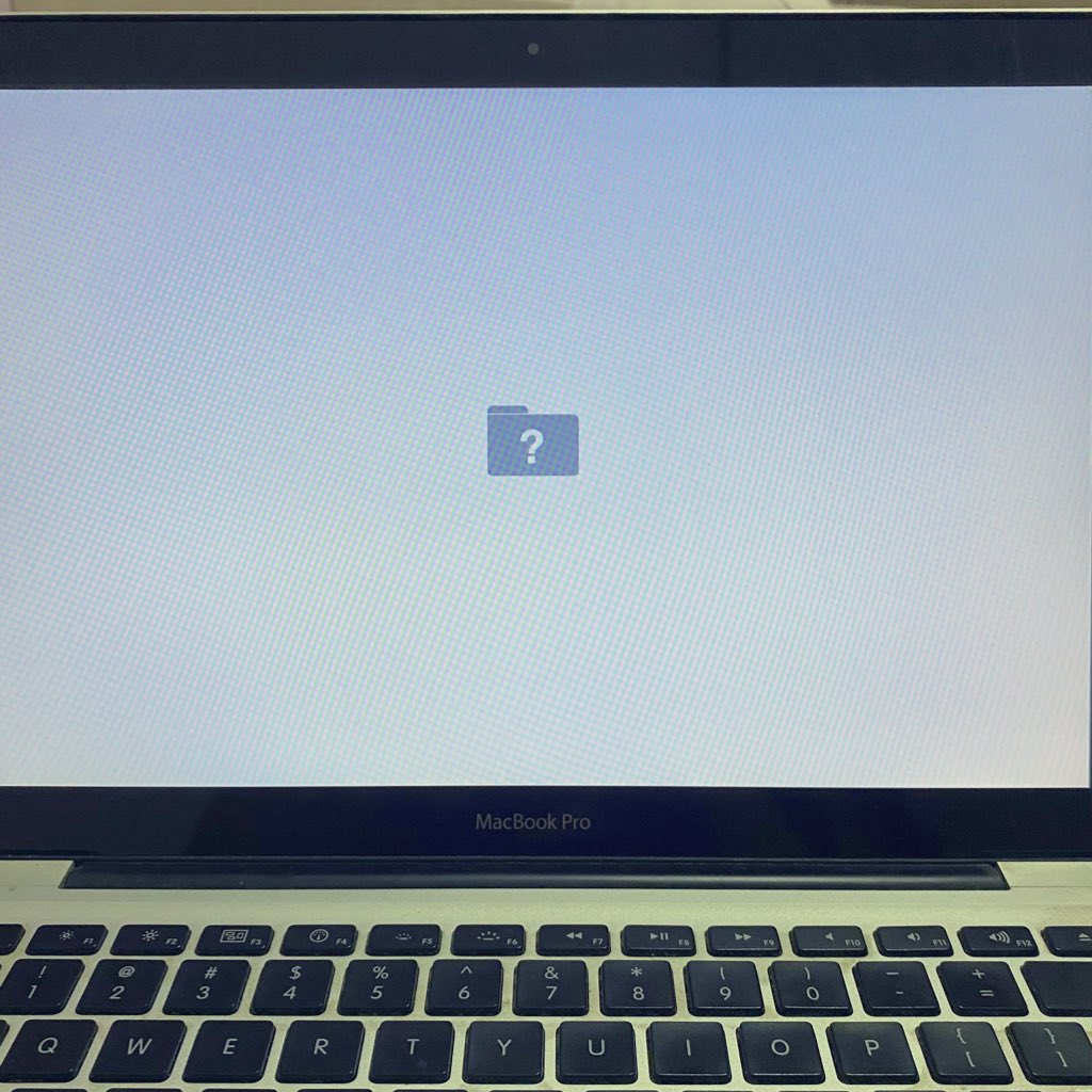 giulianahs's tweet image. Eu ainda não consigo acreditar que isso tá acontecendo 😭 Já tô até sem lágrimas... Pq agora, meu Deus? #desisto