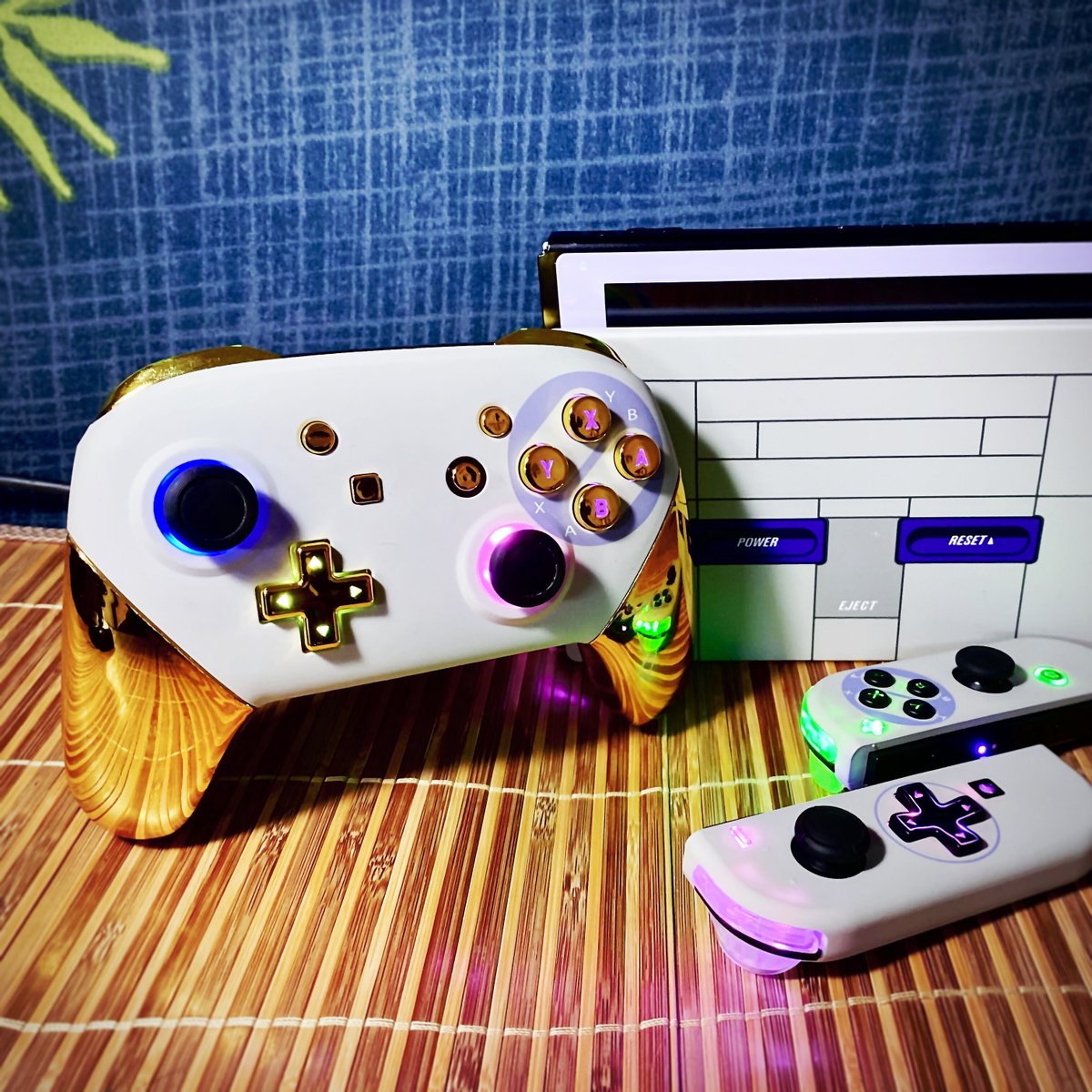 ExtremeRate's tweet image. “TO CELEBRATE THE 35TH ANNIVERSARY OF NINTENDO ENTERTAINMENT SYSTEM
Let&apos;s Light Up the Retro Nintendo Switch Console.
Salute to Youth.” - Contestant No. 8

#modding #joyconmod #customswitch #joycon #nintendogamer #nintendofan #switchprocontroller #retrogames #retrogamer #SNES