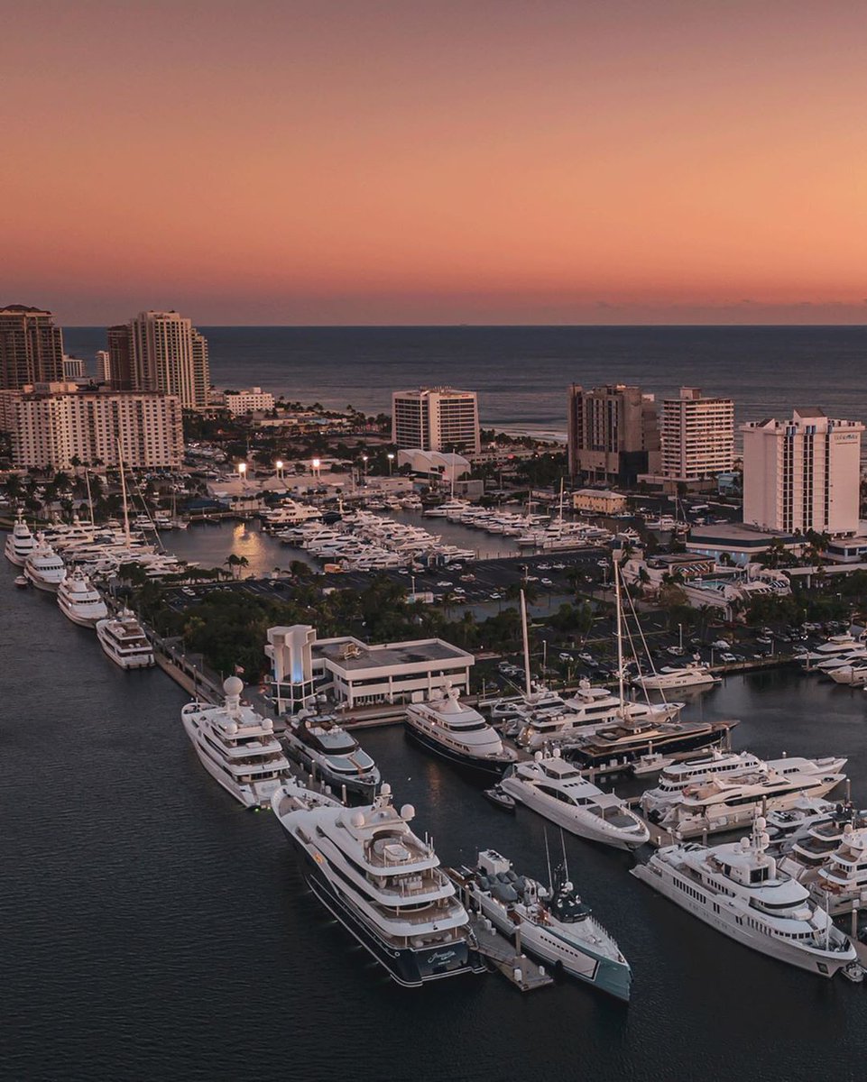 Wednesday, October 21st at 9am is the deadline to book your hotel through our partner onPeak. Make sure you reserve your room now to take advantage of the benefits that come with booking in a FLIBS reserved block! bit.ly/2FkTN04. (📸<a href="/sublime/">Sublime</a>.imagery)