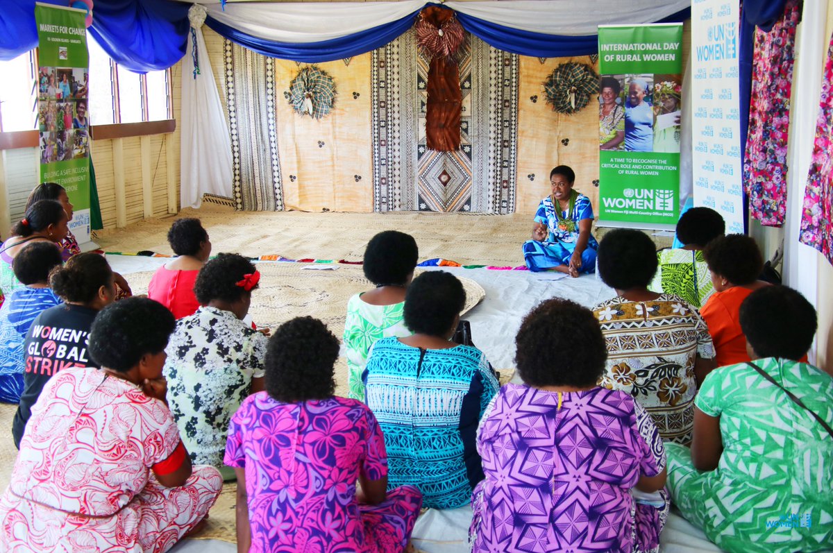 unwomenpacific's tweet photo. Heartfelt VINAKA (🙏) to our #IDRW2020 partners including Fiji’s Ministry for Local Government, @SCC, @FAO &amp; @UNDP_Pacific for a successful event at #VuniseaMarket to support continued efforts in #TCHarold &amp; #COVID19 responses. @dfat, @mfat &amp; @CanadaDev support #MarketsForChange https://t.co/7l8ekfZtTS