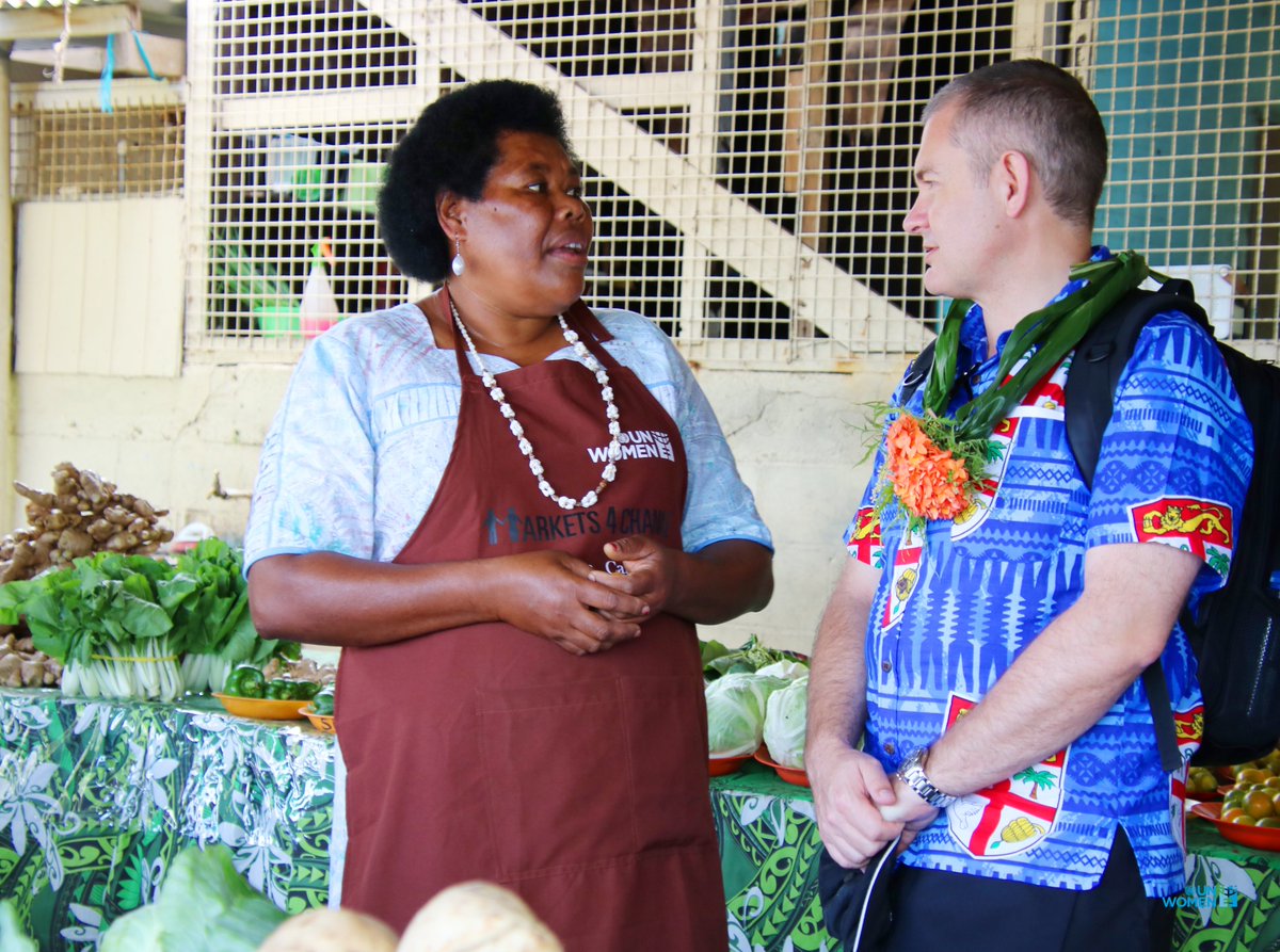 unwomenpacific's tweet photo. Heartfelt VINAKA (🙏) to our #IDRW2020 partners including Fiji’s Ministry for Local Government, @SCC, @FAO &amp; @UNDP_Pacific for a successful event at #VuniseaMarket to support continued efforts in #TCHarold &amp; #COVID19 responses. @dfat, @mfat &amp; @CanadaDev support #MarketsForChange https://t.co/7l8ekfZtTS