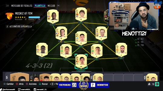 Finalizamos el primer #FUTChampions de este #FIFA21 
El primero que hago en riguroso directo y con mi cara ahí, siendo jugador de la @eSportsUESA. 
Fuera a parte del resultado, sin duda alguna, lo mejor ha sido la compañía que me habéis hecho en estos directos. ¡¡MIL GRACIAS!!