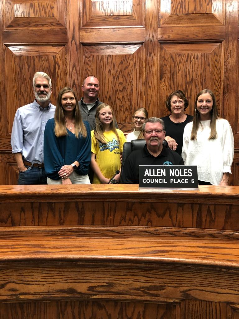 MatthewNoles's tweet photo. After 28 years as a Muscle Shoals City Councilman, dad's public service career came to an end tonight! What a run! Super proud of him! https://t.co/lsz2Aa4Hqw