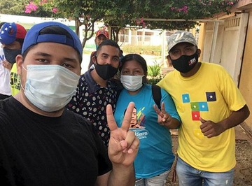 LaAranera's tweet photo. Jóvenes Brigadistas de la #MisiónRobertSerra del Mpio. Maracaibo en el Edo. Zulia, se unen al equipo de voluntariado para darle vida a el espacio q será la Sede del Instituto Municipal de la Juventud, en la Parroq. Juana de Ávila.
@NicolasMaduro
 @IApacuana
 #7Más7FórmulaPerfecta https://t.co/u3jOlu8Qki