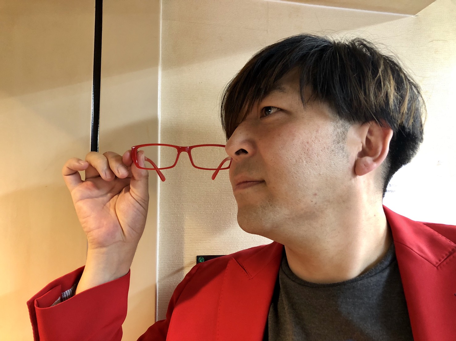 テンション プレゼント ワタナベフラワー 定番の赤メガネ クマちゃんといばコレ 全然レアじゃないけど 3名様にプレゼントします 応募方法は Ten Sion4 を フォロー このツイートをrtするだけ 当選者の方にはこちらから Dmをお送りし