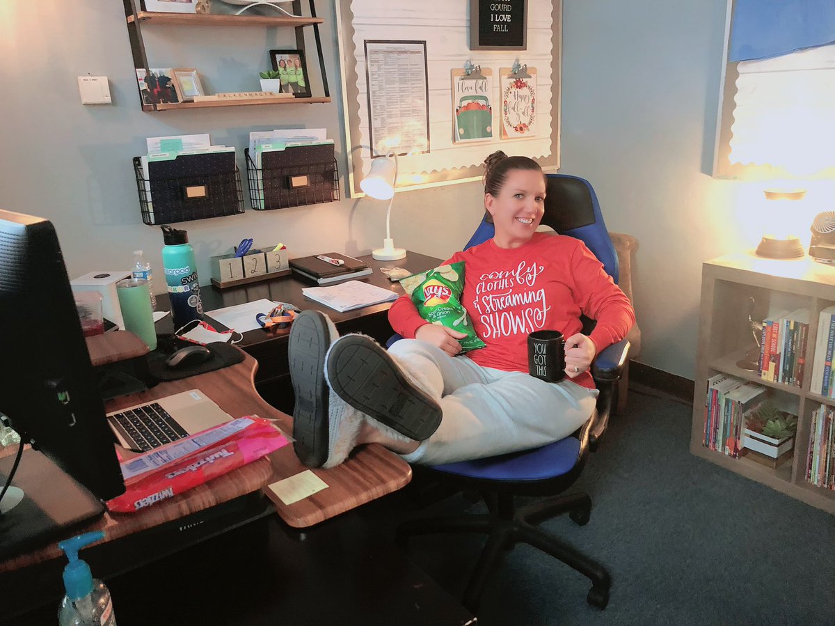 Spirit Week Day 1: Couch Potato 🛋 🥔 Day!! #newassistantprincipal #layspotatochips #comfyclothesstreamingshows