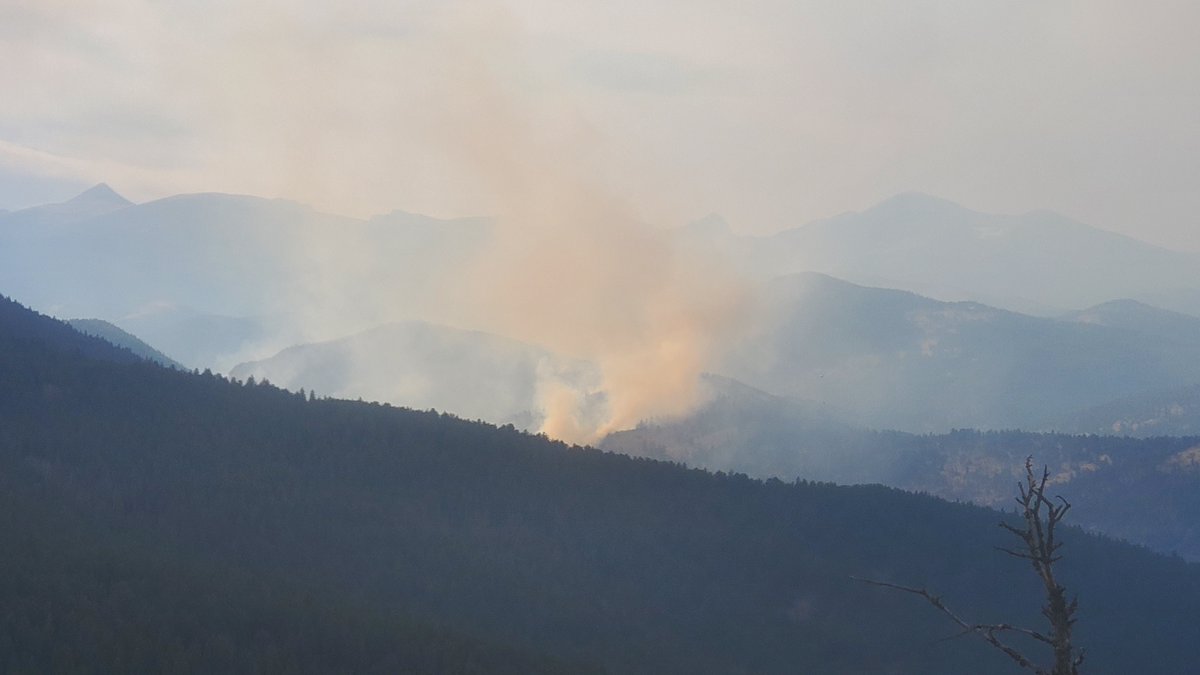 caverdave's tweet photo. #LefthandCanyonFire.    Looking west from the overlook above Gold Hill at 4pm today, 2 helicopters were working on the fire at the time.... https://t.co/TJu1CLFTdT