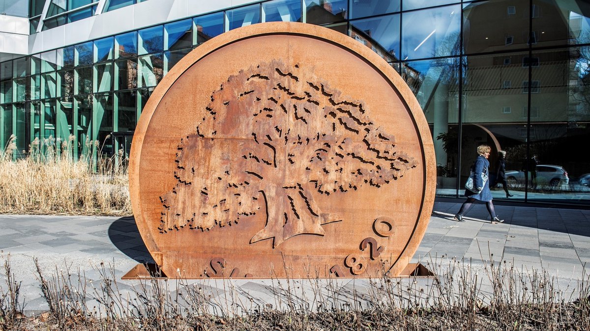 SR_Nyheter's tweet photo. .@sr_ekot: Vinstökning för Swedbank https://t.co/gbpYi6ZYZL https://t.co/PcTZBjGtfz