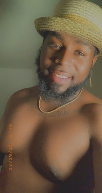 I don&rsquo;t smile much but here y&rsquo;all go lol https://t.co/BXnfjlblk7<a href="/tag/onlyfanscheap"class="tags"><span>#onlyfanscheap</span></a>