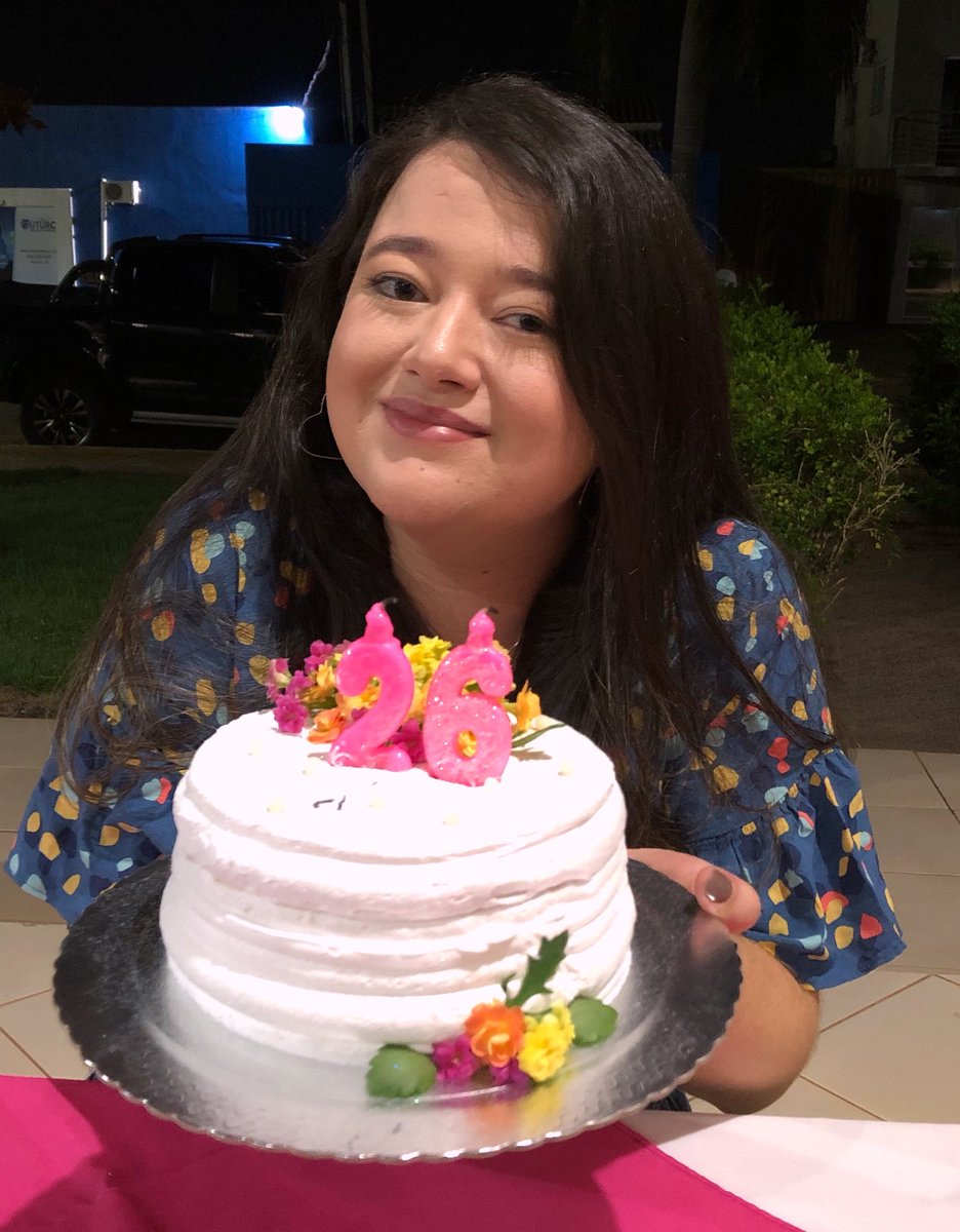 larissaloch's tweet photo. Iti que eu vou postar fotinha aqui também 🥰! #bday26 ✨ https://t.co/EoXVtd9vtX