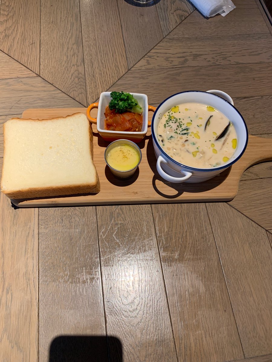 MikaTin0720's tweet image. 今日は休みやから、茶屋町のイタリアンにきたよ😘パンはフワフワ、クラムチャウダーも美味しかった😋
#梅田 #食パン #warf