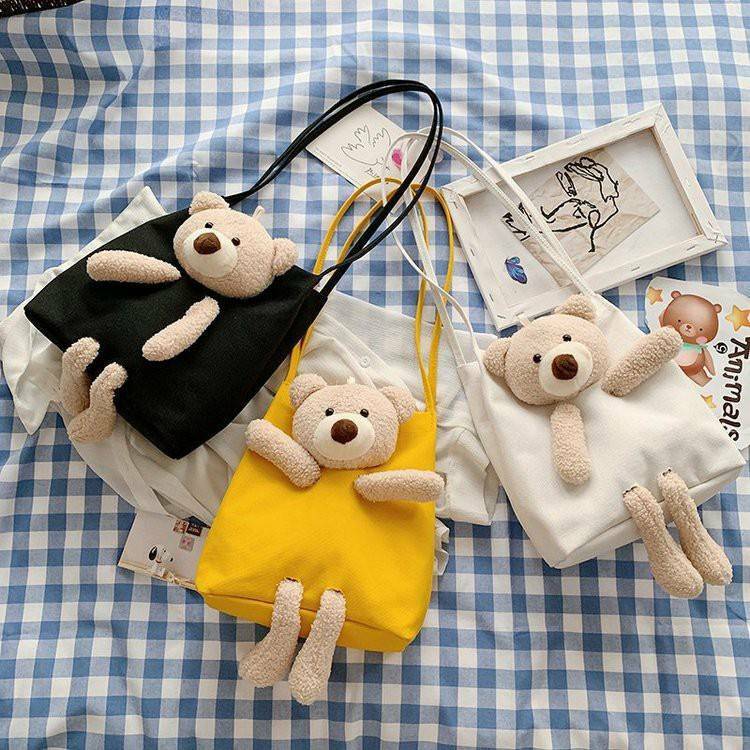 eiinoiz's tweet photo. 🌸🌸 #พร้อมส่งeiinoiz 🌸🌸
🌈 รหัส IR-234 🌈
++ราคา 120 บาท++

กระเป๋าผ้า พี่หมี 
ขนาด : 27 × 12 × 32 ซม.
🌟ดำ = 1
🌟เหลือง = 2
🌟ขาว  = 2
💟💟💟💟💟💟💟💟💟💟💟
**ค่าส่งเหมา 50 ฿
#พร้อมส่ง #ส่งต่อ #ส่งต่อกระเป๋า #กระเป๋าสะพายข้าง #พรีออเดอร์ https://t.co/3rEfN59E8Y