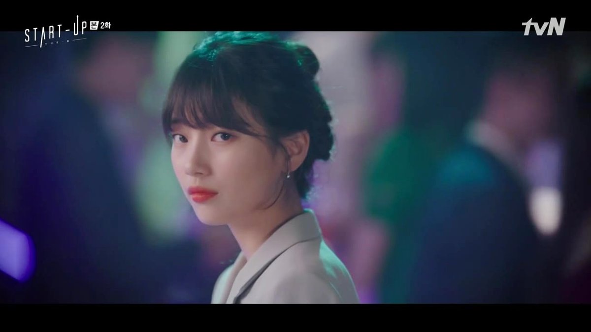 수지땜에 스타트업 본건데 존잼! 수지 데일리 메이크업, 파티룩 메이크업 둘 다 존예였어!🛑 달미가 쓴 랑콤 뗑 이돌 파데, 키스 미 루비, 비쥬코랄 사야지!🛑 #정보성광고 #랑콤 #수지 #스타트업 #서달미 #수지메이크업 #뗑이돌파운데이션 #압솔뤼루비 #압솔뤼루즈인티마뜨