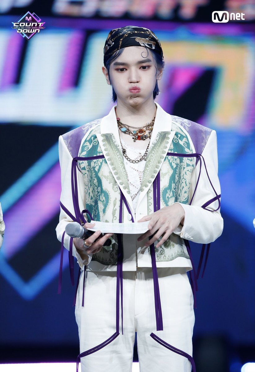 taeyong pics tweet media