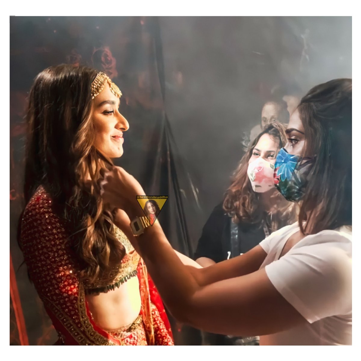 here4shraddha's tweet photo. #BTS @shraddhakapoor for FDCI’s India Couture Week 2020 with @falgunipeacock and @shanepeacock.

#falgunishanepeacockindia #falgunishanepeacock #thepeacockmagazine #falgunipeacock #shanepeacock #shraddhakapoor #avinashgowariker  #Hereforshraddha #shraddhakapoor #icw2020 https://t.co/CnMV5QMHlC