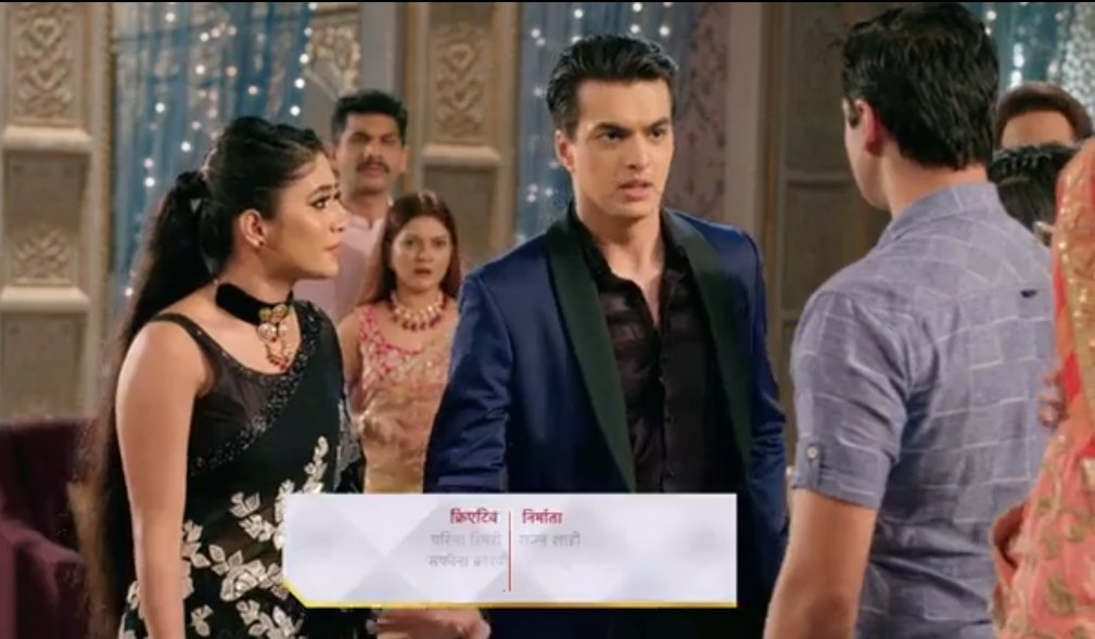 YabikaKaira's tweet image. Kartik: Humne kuchh galat sunn liya..ya galat samjh liyaa na..yeh sahi nhi tha na❓❓
His worried face😢 when his Loved ones are sad☹️ 

@momo_mohsin #VoiceModulation👌👌
While he's looking DASHING still in ROYAL BLUE blazer