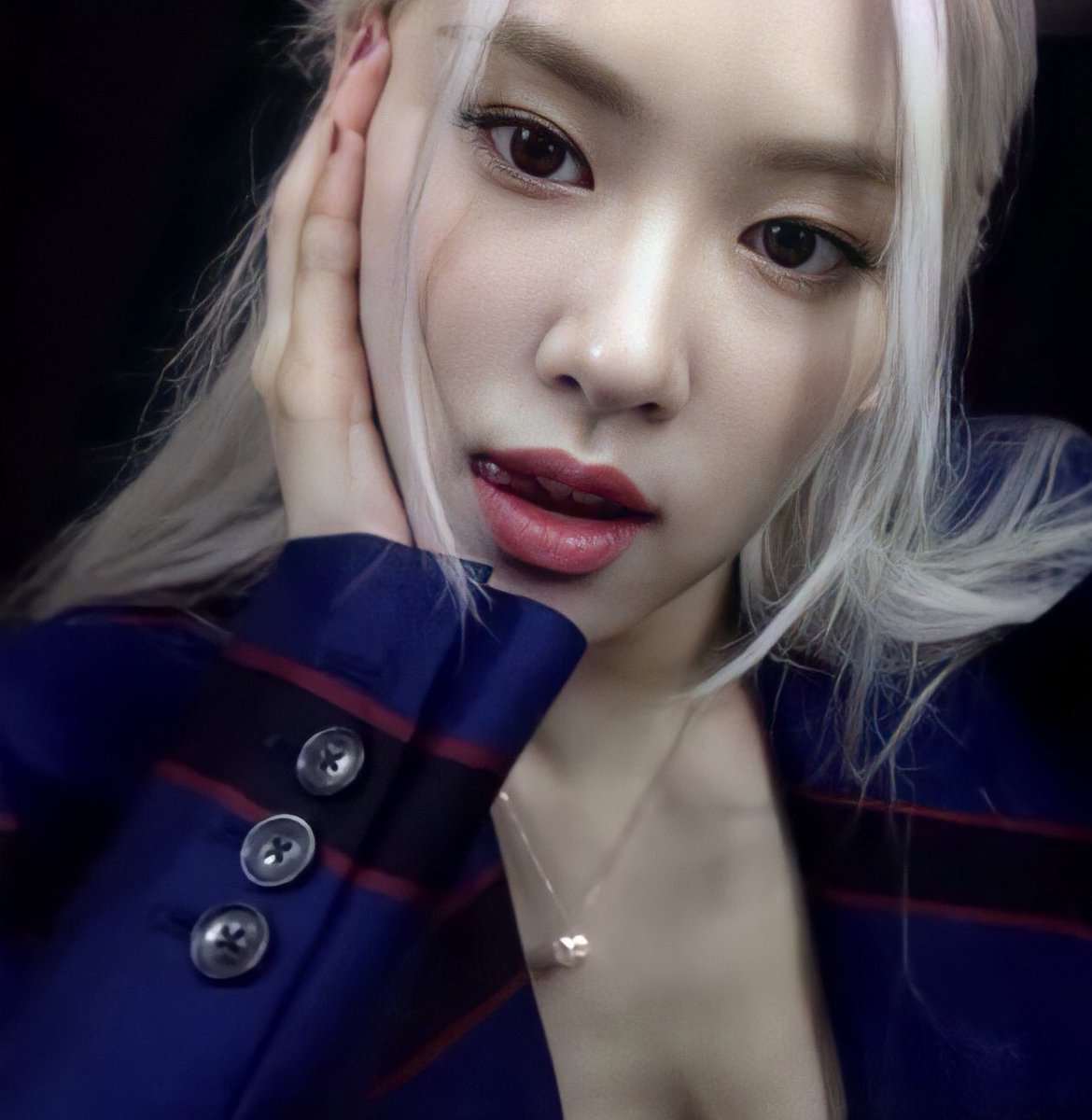 rosie (@roseannepics) on Twitter photo 