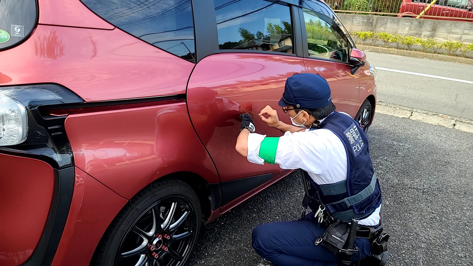 いつき 愛車にキズ付けられる被害にあいました 隣の車もやられており偶然ドラレコに犯人の顔が映ってたので見つけしだいそいつを殺ります 町田付近で同様の事件が起きていたら教えてください お願いいたしますm M イタズラ 被害 シエンタ 盗難車