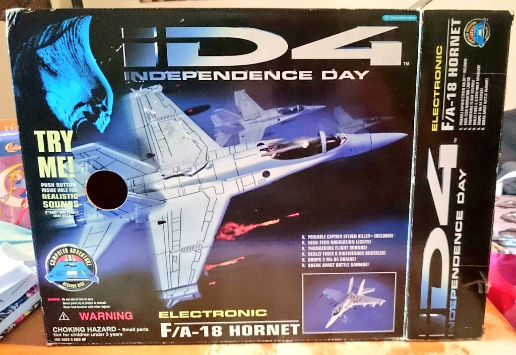 OFilmwelt's tweet image. &quot;Independence Day&quot; Neue Figuren von &quot;Trendmasters&quot;

Heute sind zu dem #Film &quot;#IndependenceDay&quot; der &quot;Alien Attacker&quot; und die &quot;F-18 Hornet&quot; von &quot;#Trendmasters&quot; bei mir eingezogen! Die F-18 ist tatsächlich noch brandneu und das Alienraumschiff gebraucht. Aber auch im Topzustand!