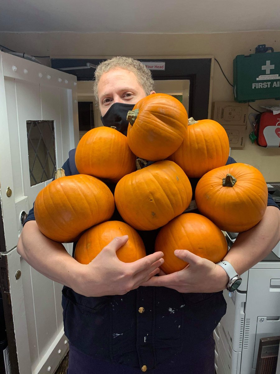 HjalmarWill's tweet photo. Dont worry @KayB_WBCC I will move these for you.  #callmaintenance #maintenancetotherescue @diamondresorts @DiamondCareers #lifeatdiamond https://t.co/aHgjYFz8xH