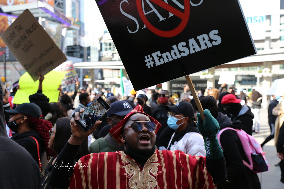 SaharaReporters's tweet photo. PHOTONEWS: Massive Crowd As Nigerians In Toronto Join #EndSARS Protest
#EndPoliceBrutality #EndBadGoveranceInNigeria 
FOLLOW LIVE: https://t.co/2lEgFBAK7V https://t.co/fBgxv6iyZY