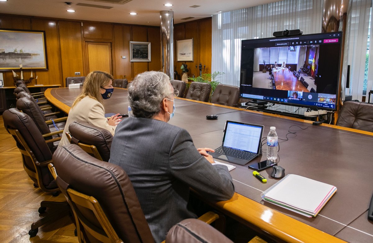 @PuertosEstado y @APHuelva acuerdan el Plan de Empresa 2020-2024, con una inversión total de más de 238 M€. https://t.co/4h1LcJOolY https://t.co/jktn1YjCZA