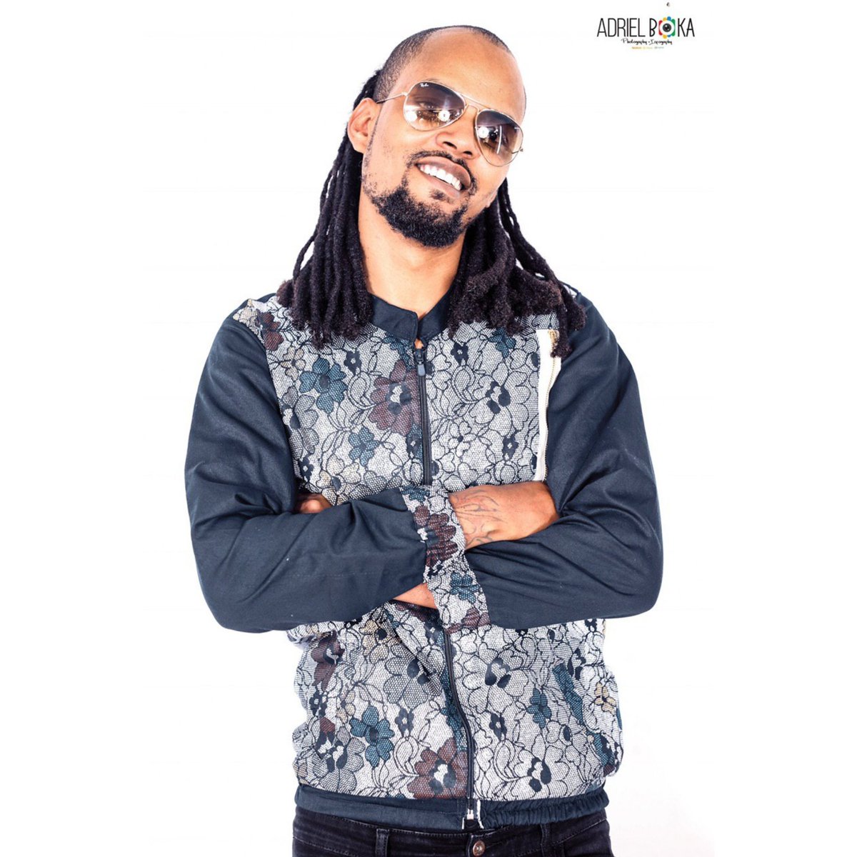 Sans stress avec le sourire. 
Merci pour la Force ma #ZagaFamily ❤

👉#TOGNÉ, youtu.be/xdvmK7bB6KI

#OponaTititi2 Disponible👉:youtu.be/UzKG5sFXZYA

LEVÉE DE FONDS ALBUM :gofundme.com/f/album-zaga-b…

#ZagaBambo #FaçonnéMusic