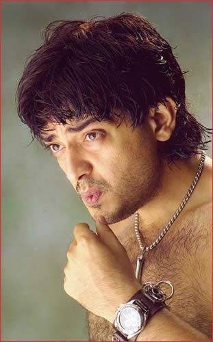 Ravi Teja announced that he was going to remake God father in telugu by 2007, but eventually did not do so..... KSRavikumar approached Pawan Kalyan to reprise the role of  #ThalaAjith but the Project failed to materialize  #Valimai  #14YearsOfVaralaru